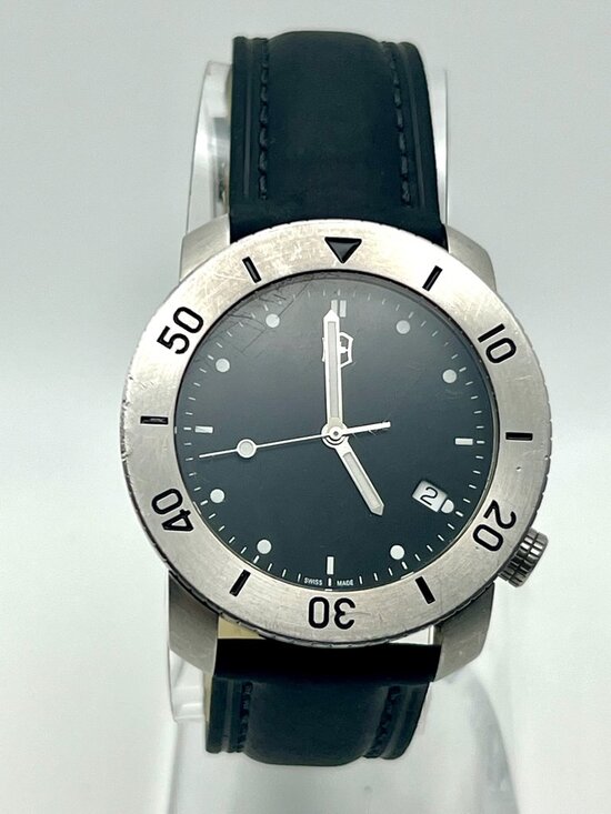 Lot - Victorinox Swiss Army V7-10 Sub Watch 100 Meter Victorinox Swiss Army Mens Watch Sub-Racer V7-10 Swiss Divers 100M Working